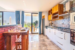 别墅, 1 间卧室, 无烟房, 私人游泳池 | 私人厨房 | 大冰箱、微波炉、烤箱、炉灶