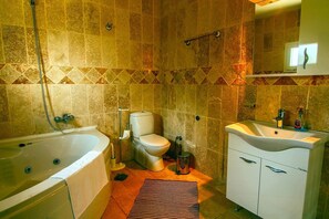 Villa - 4 sovrum - icke-rökare - privat pool | Badrum | Badkar och dusch och handdukar