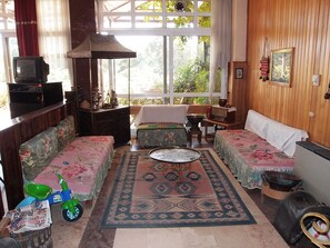 Lobby sitting area - Otel Tirem (Tire)