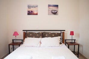 Family Villa, 3 Bedrooms, Mountain View | Hypo-allergenic bedding, in-room safe, individually decorated