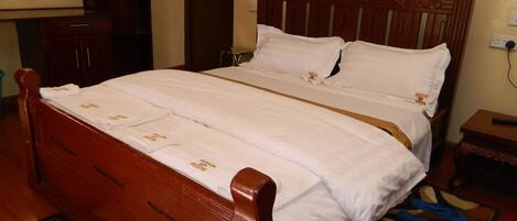 Deluxe-rum | Skrivbord, gratis wi-fi och sängkläder