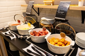 Petit déjeuner continental servi tous les jours en supplément