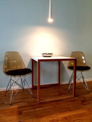 In-room dining - Apartment P1 in Berlin-Friedrichshain (Berlin)