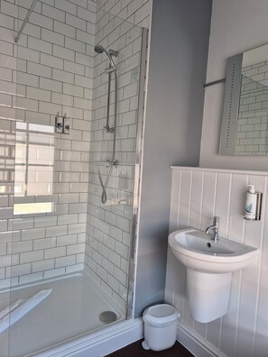 Shower, towels
