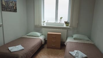 Economy-værelse med 2 enkeltsenge - 2 enkeltsenge - ikke-ryger | Individuelt design, mørklægningsgardiner, strygejern/strygebræt