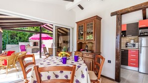 Căn hộ Exclusive, quang cảnh biển (Vista Bay Opatija 2) | Khu vực ăn uống tại phòng
