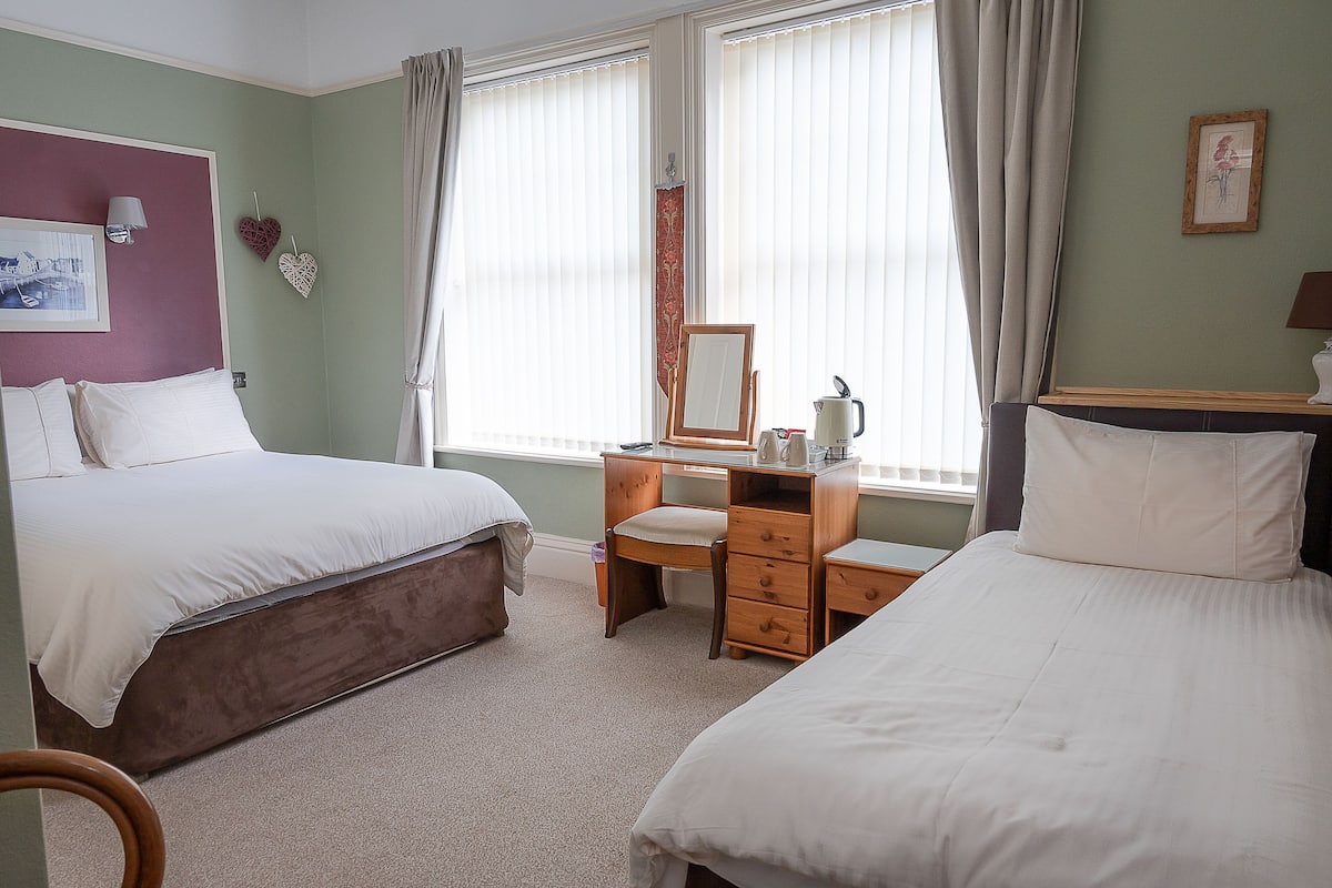 Superior Triple Room, Ensuite (Family Room)