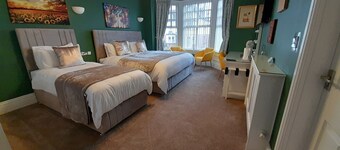 Crescent Lodge Guest House