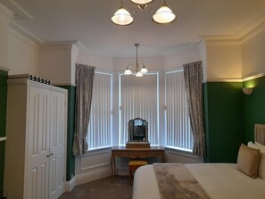 Chambre Triple Standard, salle de bains attenante (Family Room)