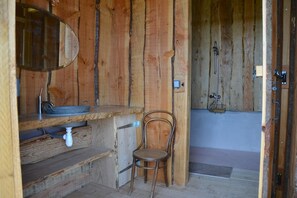 Panoramic Tent, Multiple Beds, Non Smoking | Bathroom | Shower, towels