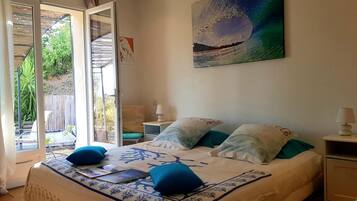 Decoración individual, mobiliario individual, cortinas opacas