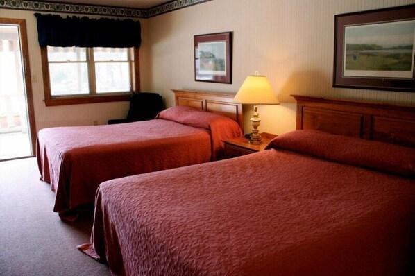 Individuell dekoriert, Bügeleisen/Bügelbrett, kostenlose Babybetten