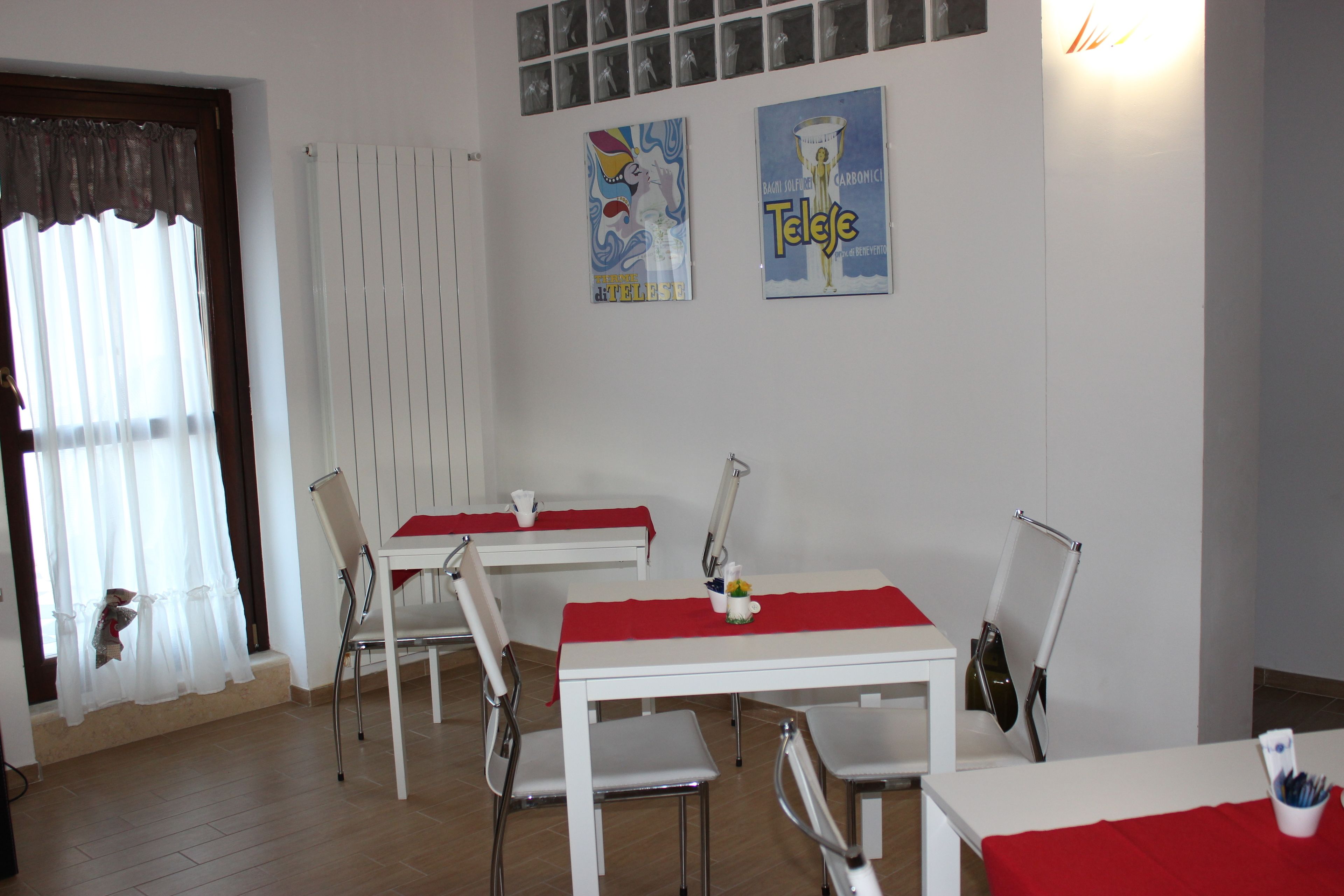 每日供应当地美食早餐（每人 EUR 5）