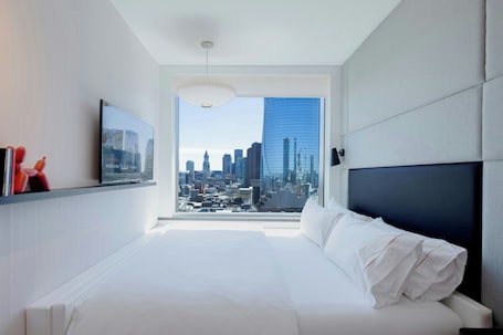Premium Room, 1 King Bed (View) | Premium bedding, pillowtop beds, in-room safe, desk. citizenM Boston North Station
