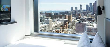 Premium Room, 1 King Bed (View) | Premium bedding, pillow-top beds, in-room safe, desk