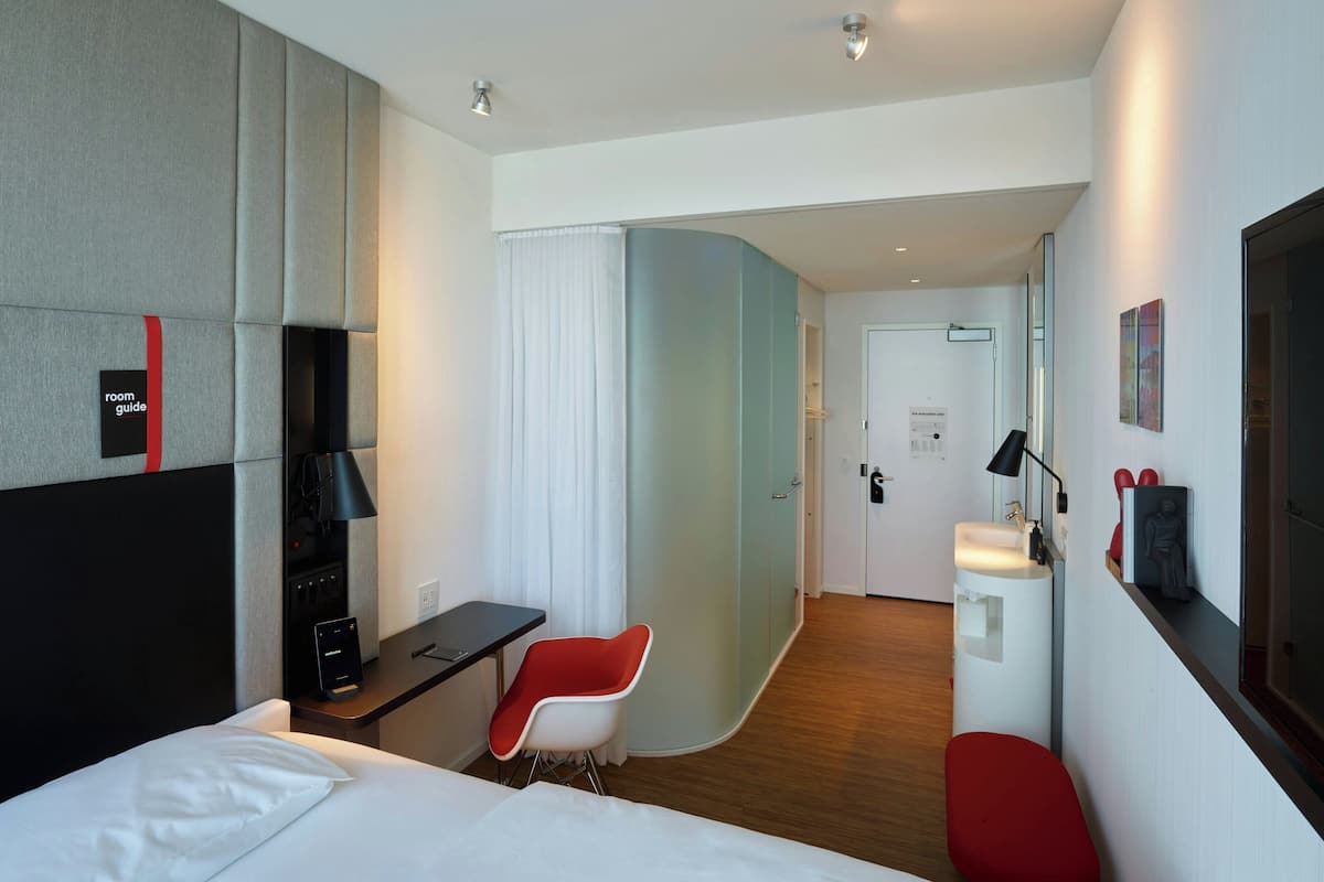 Premium bedding, pillowtop beds, in-room safe, desk