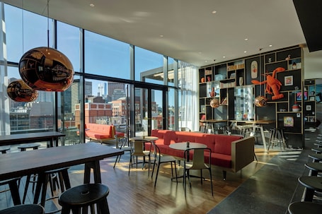 Lobby. citizenM Boston North Station