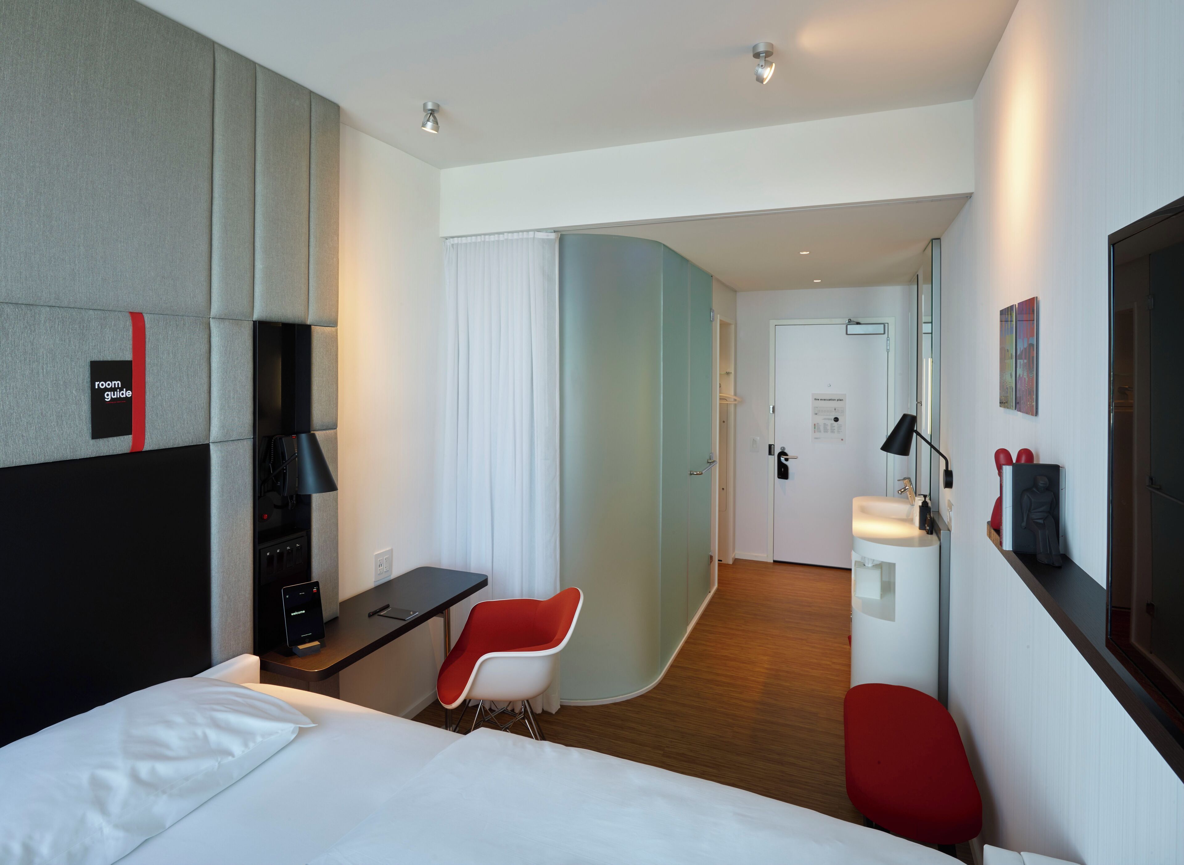 Premium bedding, pillowtop beds, in-room safe, desk