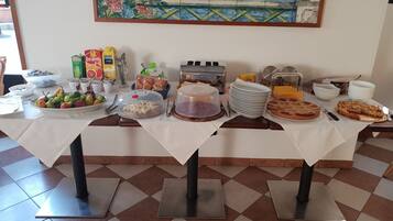 Daily buffet breakfast for a fee