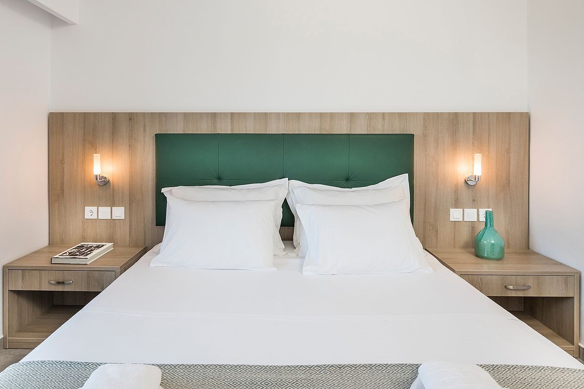 classic double room, sea view | minibar, desk, iron/ironing board, free wifi