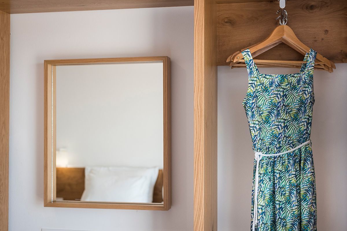 minibar, desk, iron/ironing board, free wifi