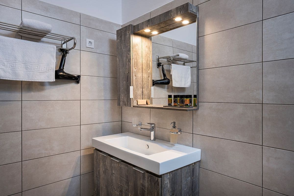 classic double room, sea view | bathroom | shower, rainfall showerhead, designer toiletries, hair dryer