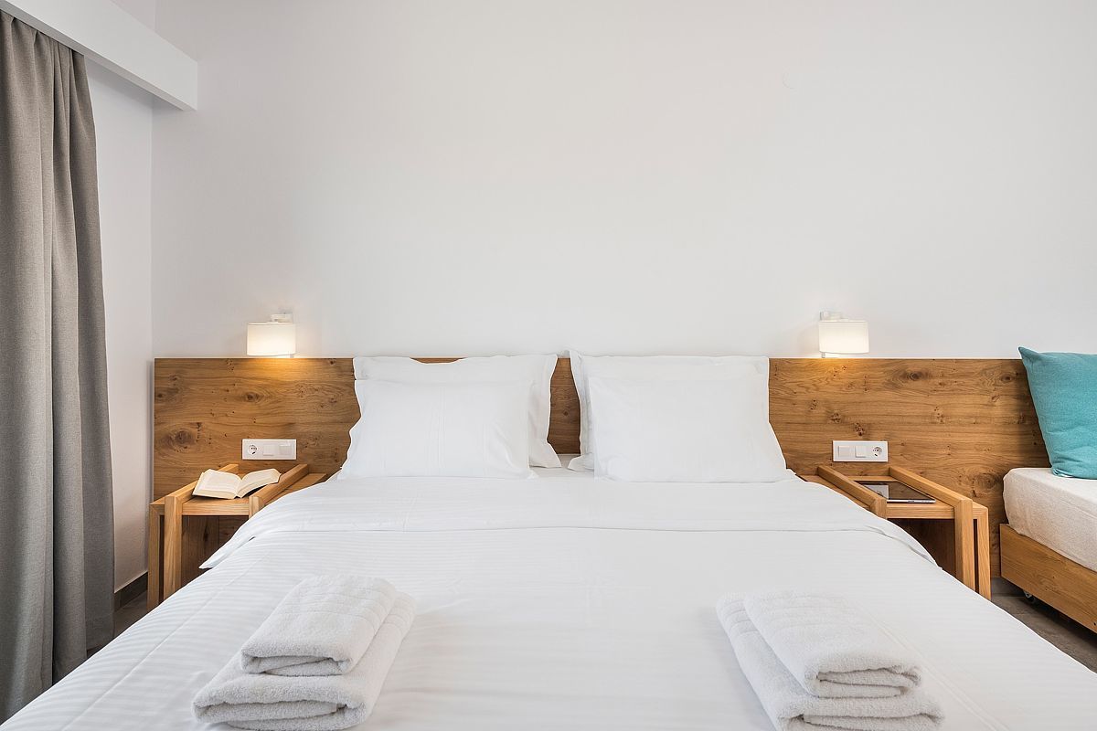 minibar, desk, iron/ironing board, free wifi