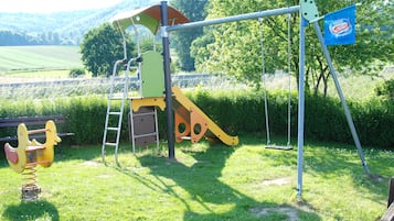 Area giochi per bambini (all'aperto)