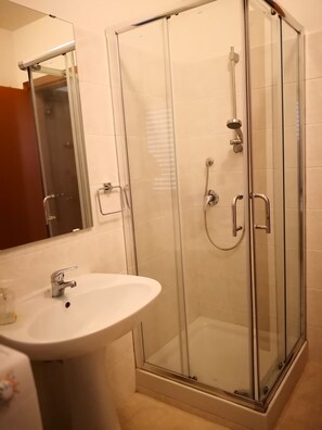 Apartment | Badezimmer