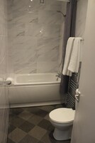 Decoración personalizada, muebles diferentes y escritorio 