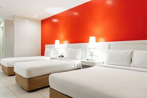 经典三人房 | 免费 WiFi