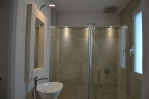 Shower, bidet, towels - Coralli del Plemmirio (Syracuse)