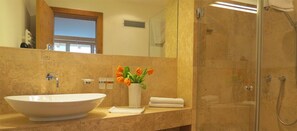 Bathroom - Ferienwohnung Landhaus alpinum (Lenggries)
