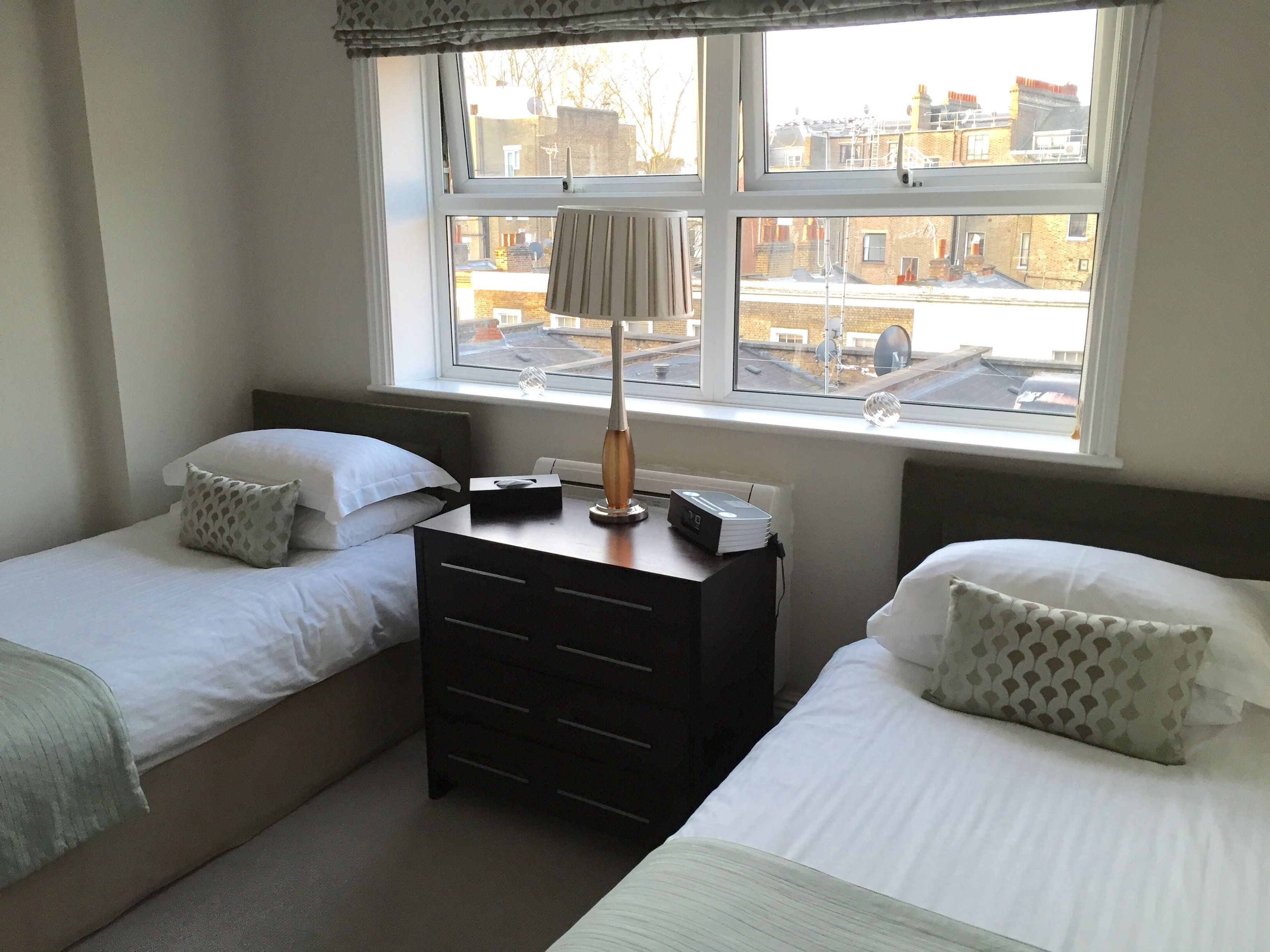 Standard-huoneisto, 2 makuuhuonetta | Tallelokero huoneessa, pimennysverhot, äänieristys, silitysrauta/-lauta