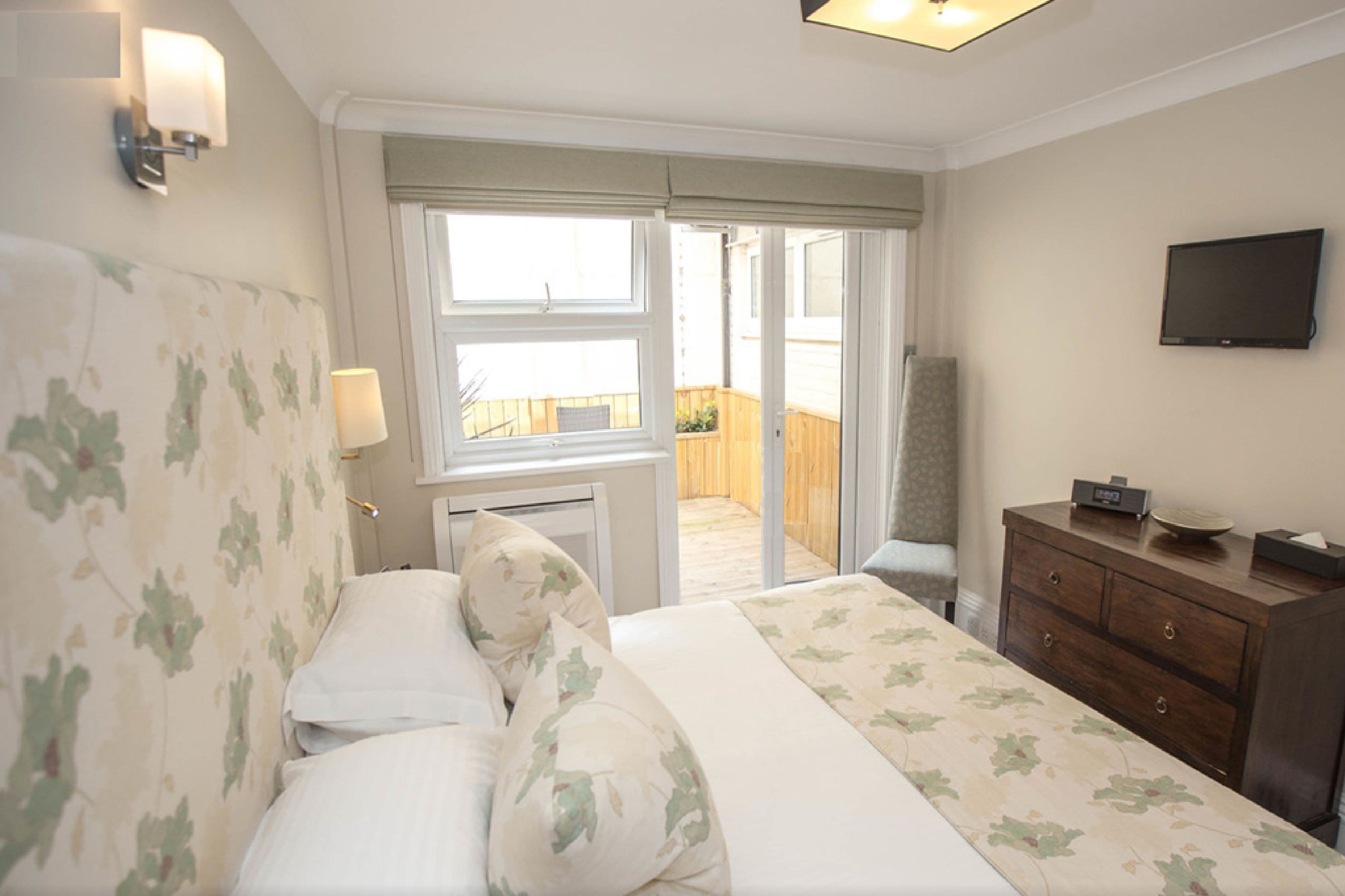 Executive-huoneisto, 1 makuuhuone | Tallelokero huoneessa, pimennysverhot, äänieristys, silitysrauta/-lauta