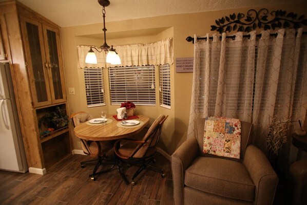 Cottage, Multiple Beds (The Cottage @ Rincon ) | In-room dining - The Cottage at Rincon (Tucson)