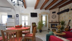 Appartement, 2 chambres, rez-de-chaussée (570) | Salle de séjour