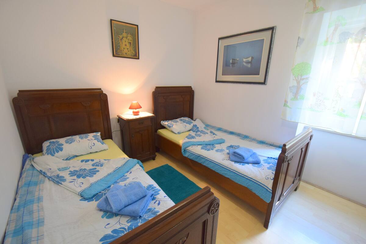 Apartment, 2 Bedrooms, Ground Floor (570)
