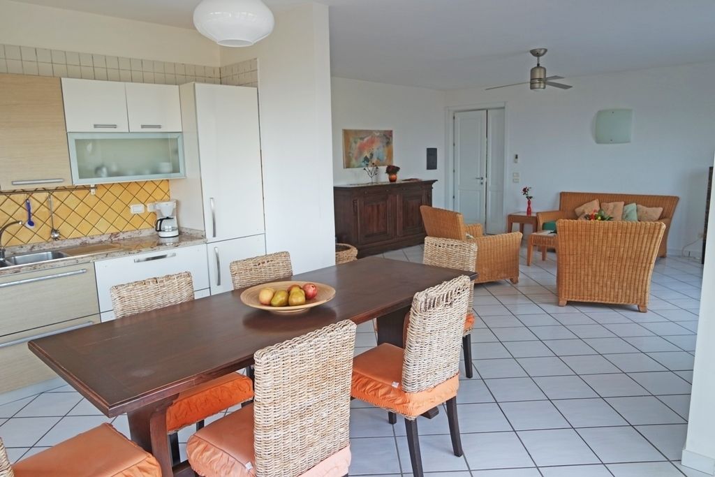 Villa, 3 Schlafzimmer | Essbereich im Zimmer