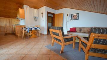 Appartement, 2 slaapkamers (630) | Woonruimte | Televisie