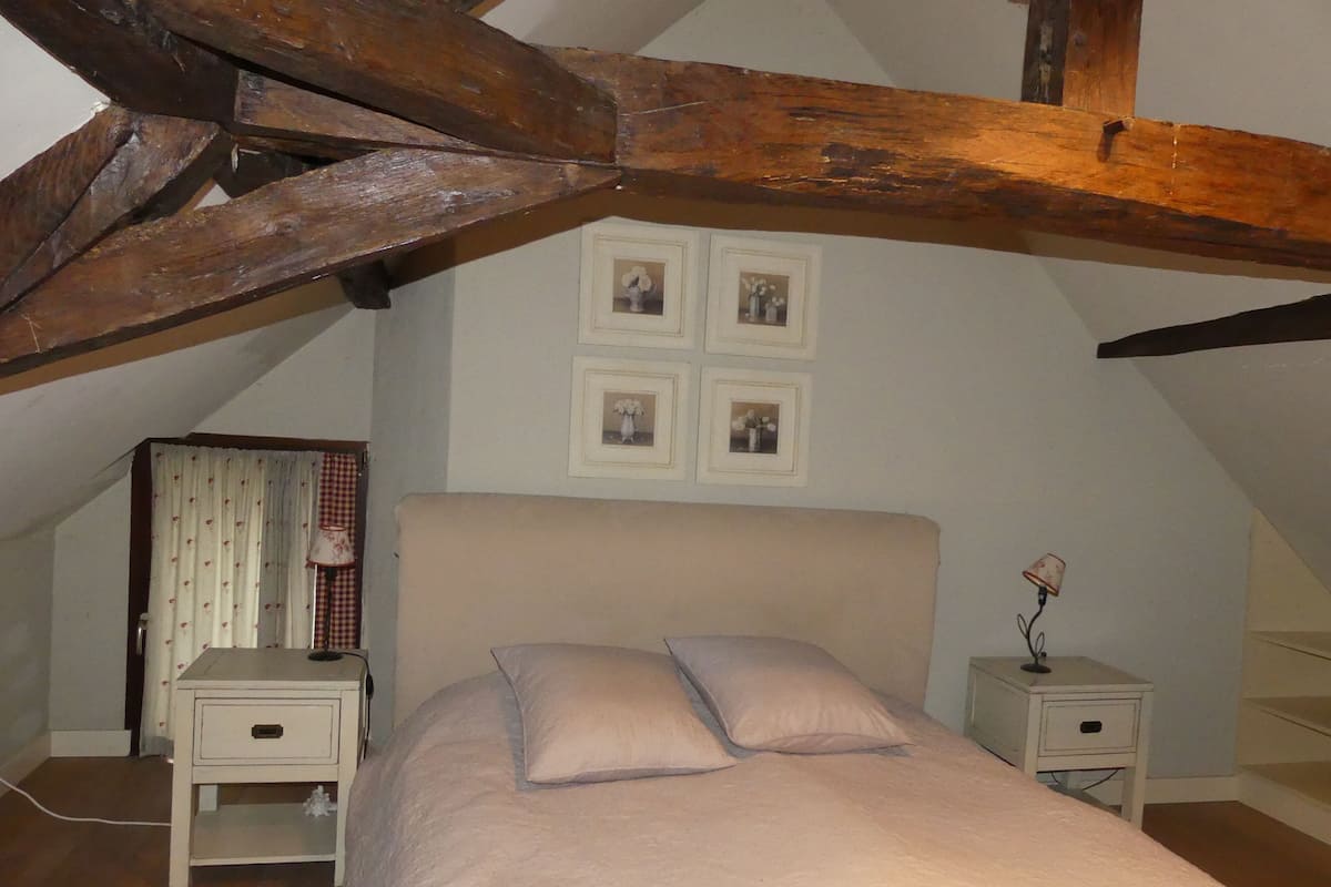 Double or Twin Room, 1 Double or 2 Twin Beds, Garden View (Chambre "Le Mouton Rouge") | Individually decorated, individually furnished, desk, iron/ironing board
