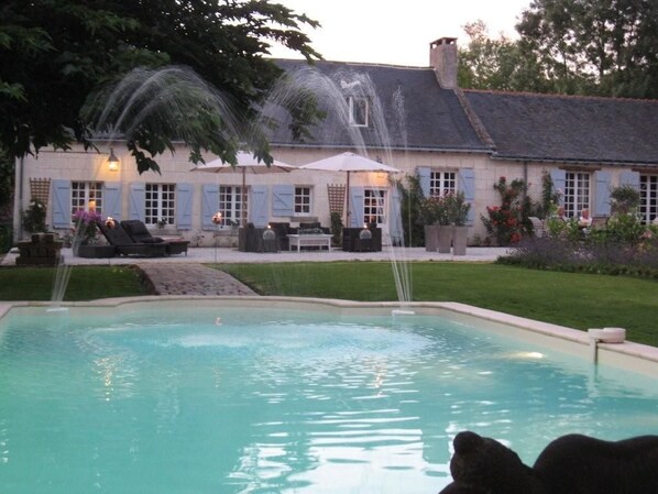 Outdoor pool - Chambres d'Hôtes Le Mouton (Blaison-Saint-Sulpice)