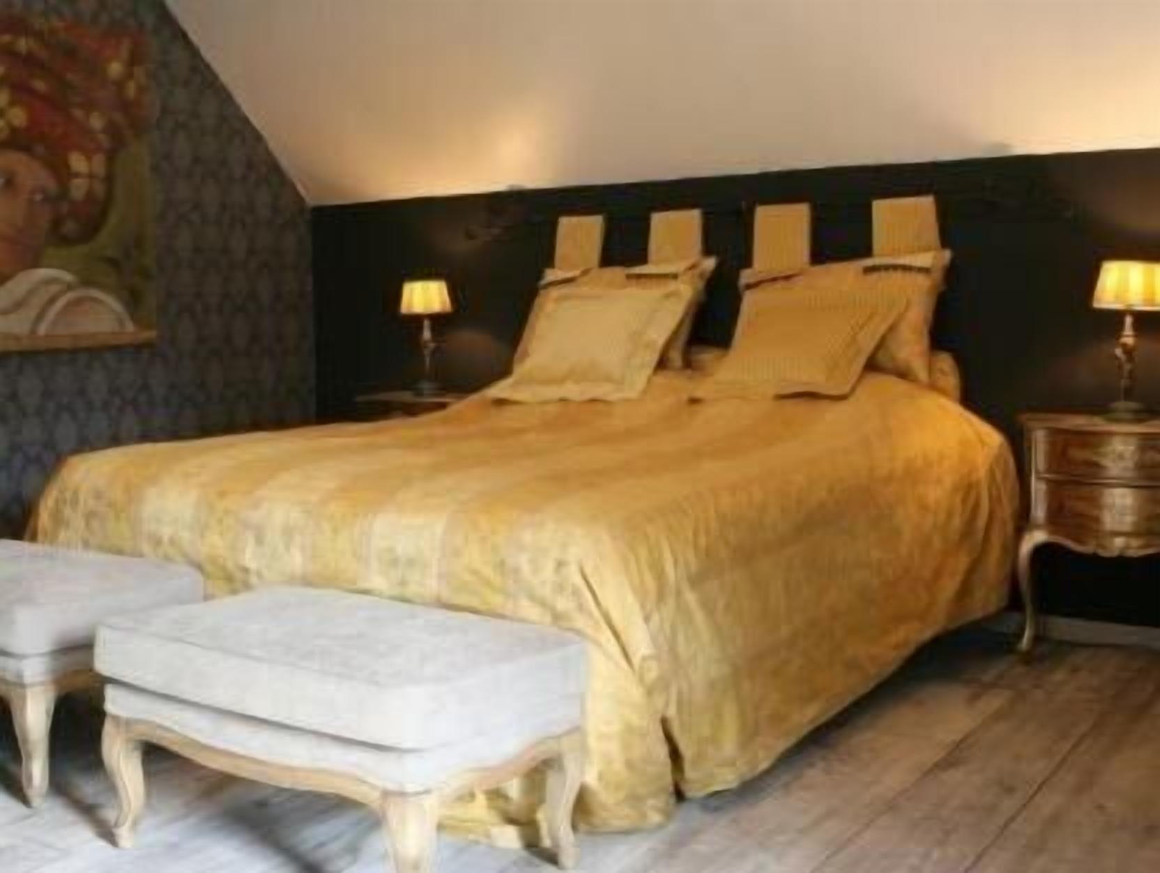 Didekorasi berbeda-beda dan dilengkapi dengan perabotan berbeda-beda