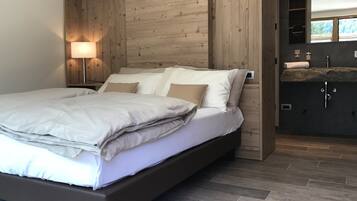 Zimmersafe, Schreibtisch, schallisolierte Zimmer, kostenloses WLAN