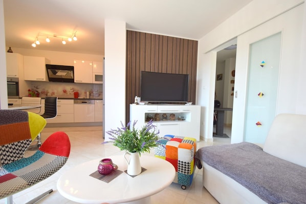 TV connectée de 102 cm avec chaînes numériques, télévision
