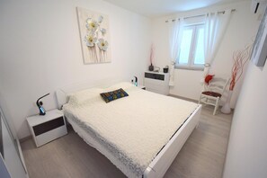 2 bedrooms, free WiFi, bed sheets - Apartment Acija (Malinska-Dubasnica)