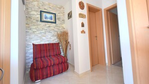 Hallway - Apartment Acija (Malinska-Dubasnica)