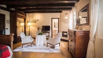 Habitación doble superior | Minibar, escritorio, cunas gratuitas y camas supletorias