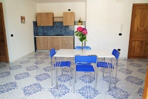 Apartment, 2 Bedrooms | In-room dining - Mare in Suite (Ascea)