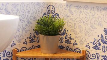 Apartment, 2 Bedrooms, Sea View | Bathroom | Shower, bidet, towels